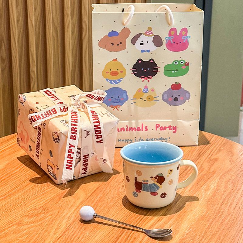 Cute couple pair of cups, a pair of ceramic mugs, household water glasses, wedding gifts, souvenirs