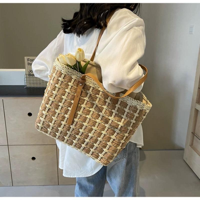 New straw bag bag large capacity tote bag women's handwoven bag versatile shoulder travel beach bag