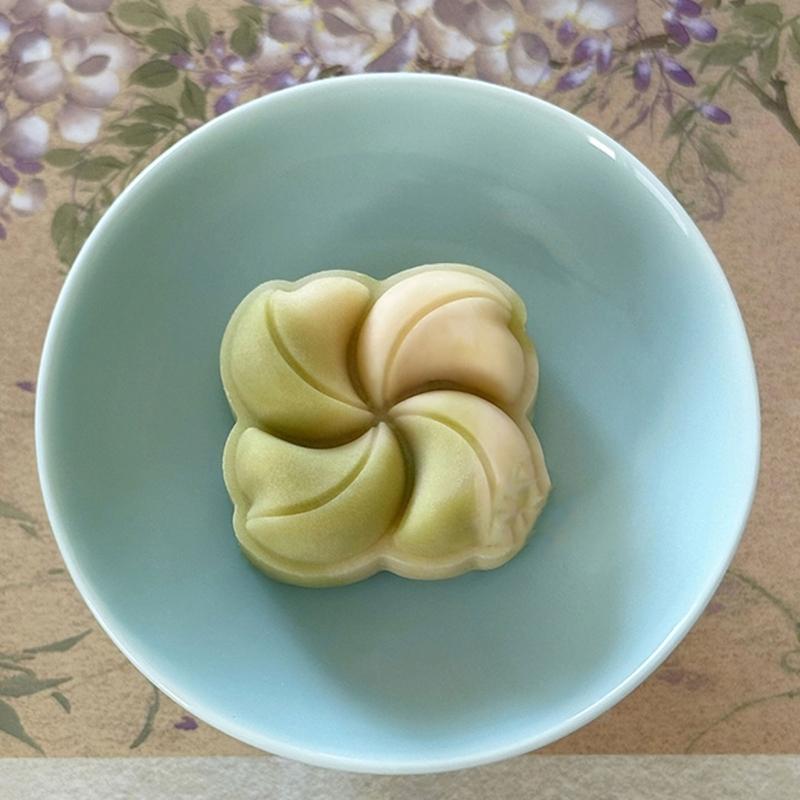 MidAutumn Festival Moon Cake Maker 3D Flower Shape Moon Cake Molds Cookie Stamp Hand Press Cookie Dessert Cutter