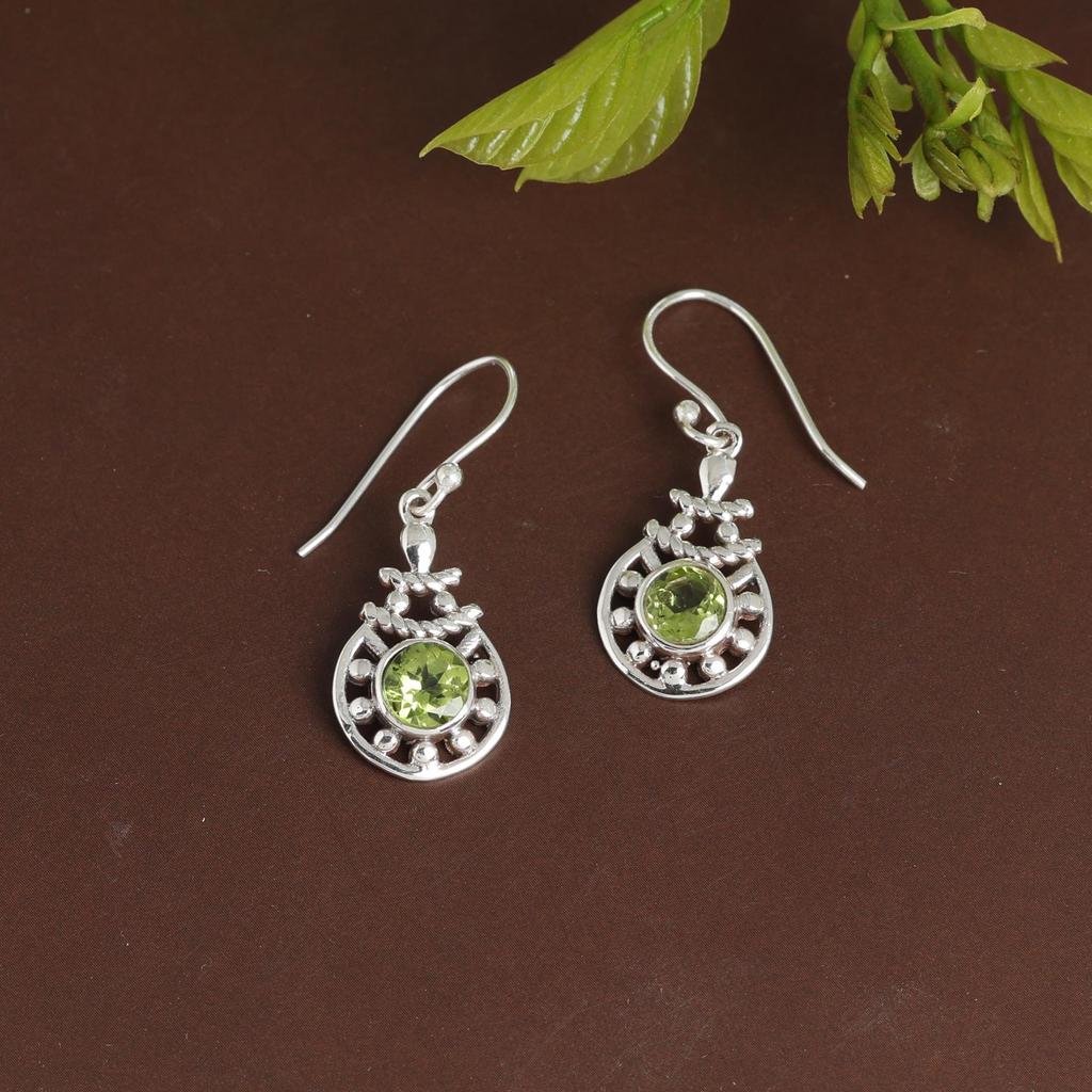 Peridot Silberohrring, August Geburtssteinohrring, 925 Sterlingsilber Handgefertigter Schmuck, Geschenk für Sie, Damenschmuck