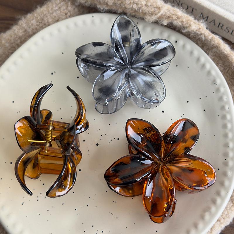 2024 Women's French Retro Leopard Frangipani Claw Clip for Versatile Updo