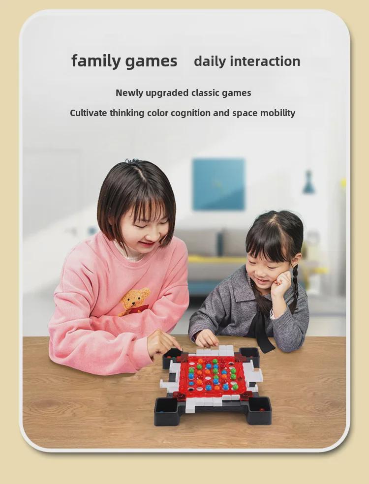 Grenzüberschreitendes interaktives Eltern-Kind-Brettspiel: Lustiger Ausscheidungskampf für Kinder