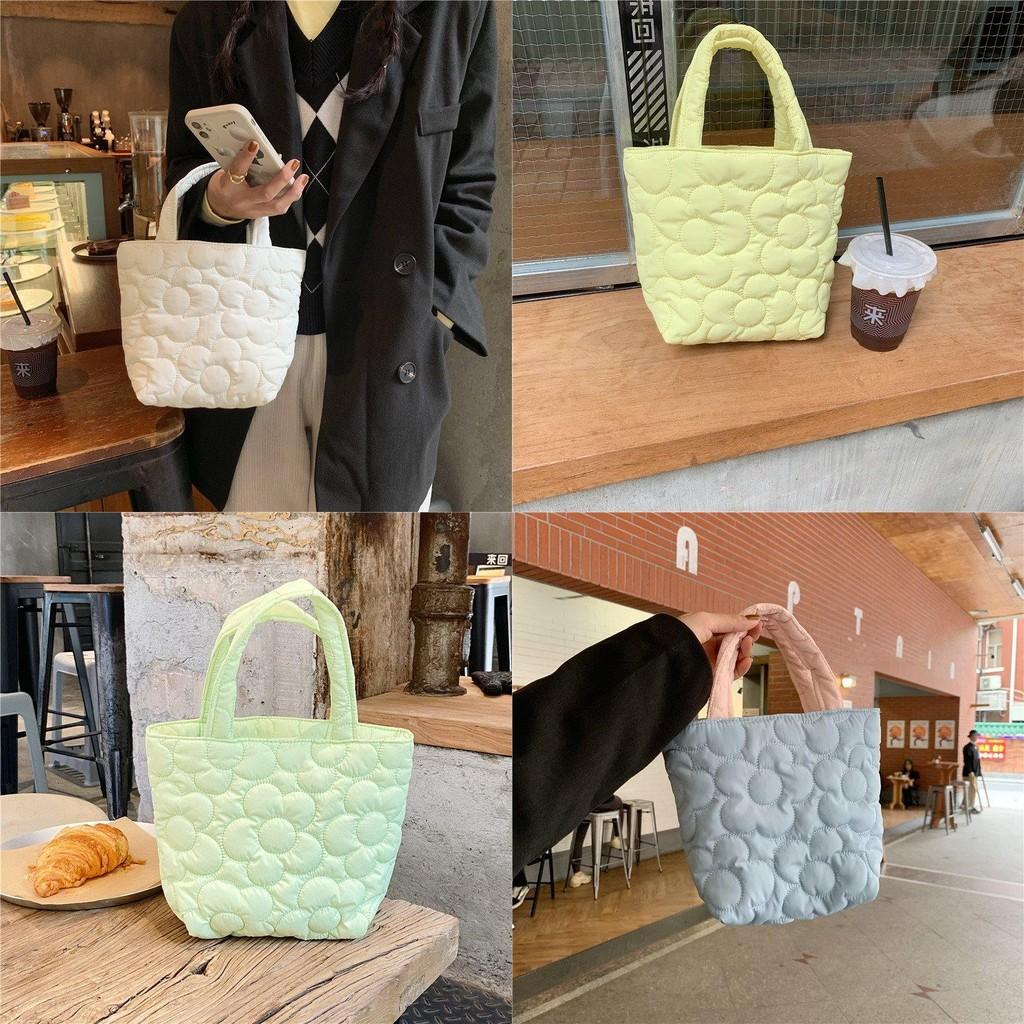 Стильна стьобана сумка-тоут для перекусів та дитячих речей. Ідеально для щоденного використання мамою.