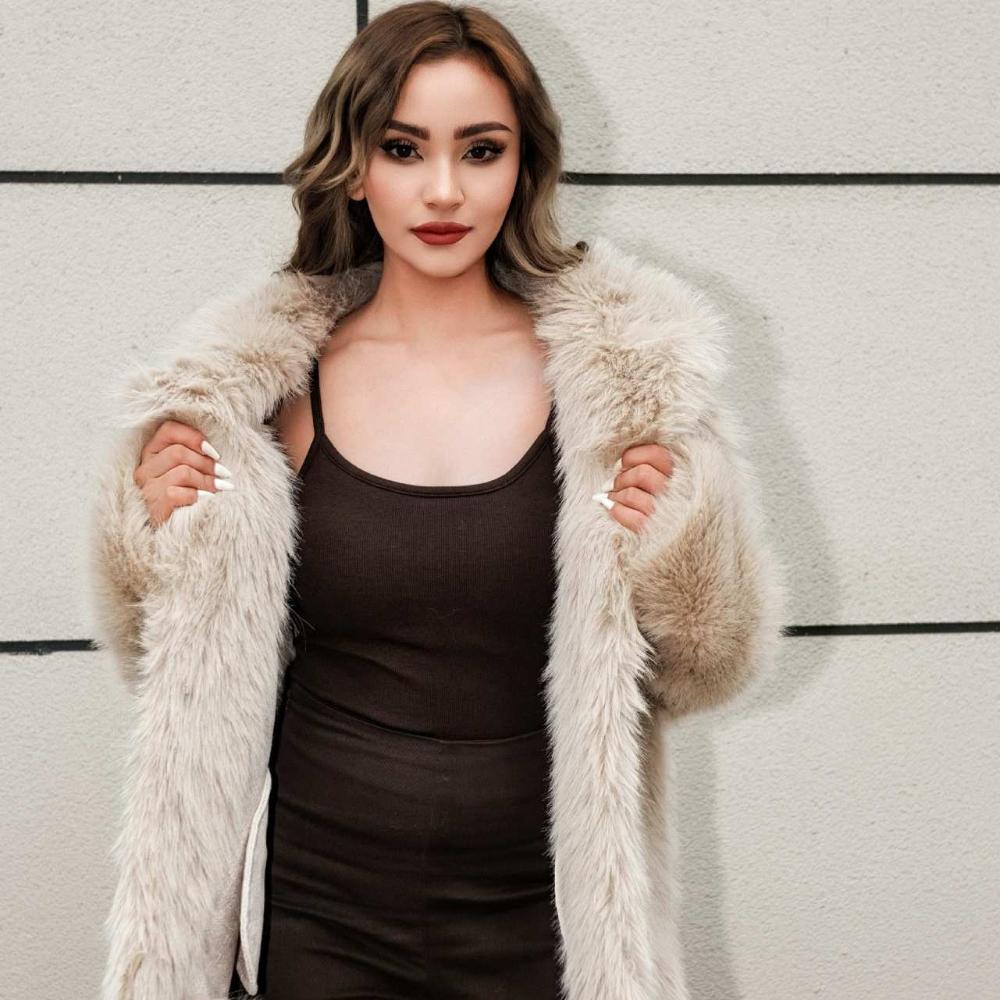 

Полушубок из короткого плюшевого меха для европейской и американской женской одежды one size fits all слоновая кость