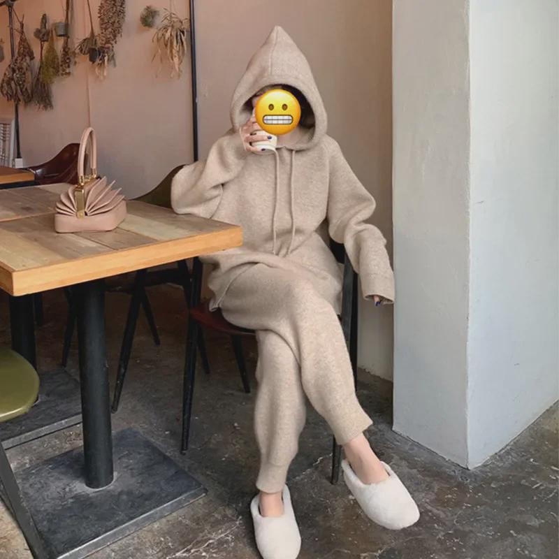 Women's Fashion Knitted Suit: Loose Hooded Sweater & Carrot Leg Pants for Autumn/Winter 2023