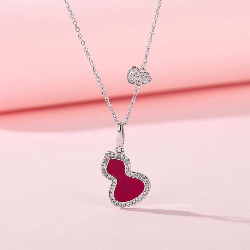 High quality Seiko agate gourd necklace Guochao niche white fritillary collarbone chain