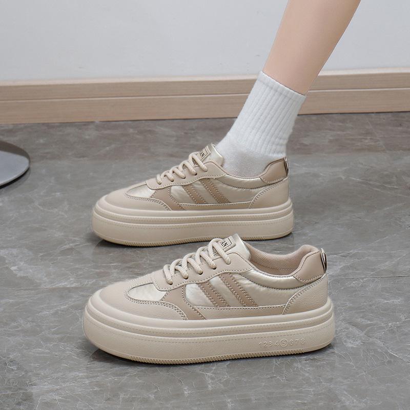 2025 spring little white shoes new Korean version ins female students platform heightening sports board shoes casual street shot K3702