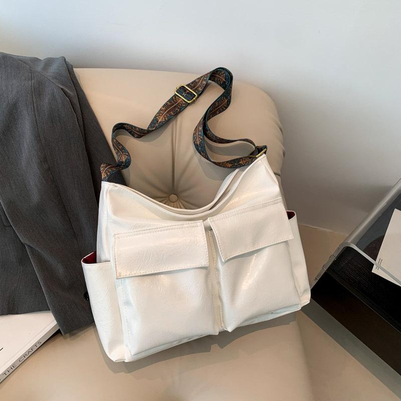 Commuter Large Capacity Tote Bag 2025 New Retro Shoulder Bag Trendy Portable Messenger Bag