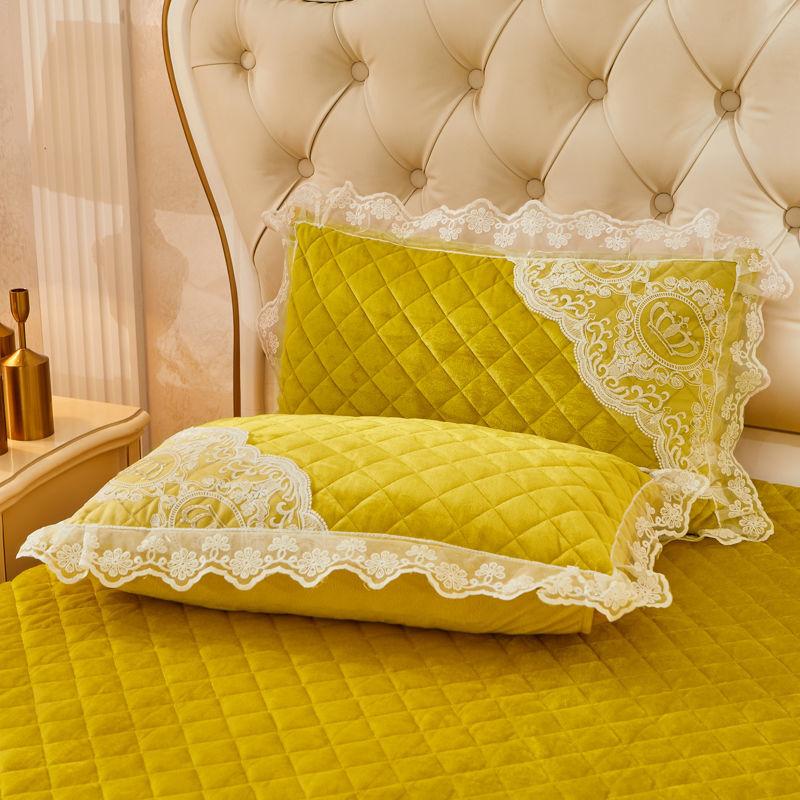 3pcs of Thickened Autumn and Winter Lace Bed Skirt, Crystal Velvet Bed Skirt Lace Bed Cover, Soft and Comfortable, Bedroom and Guest Room Bedding