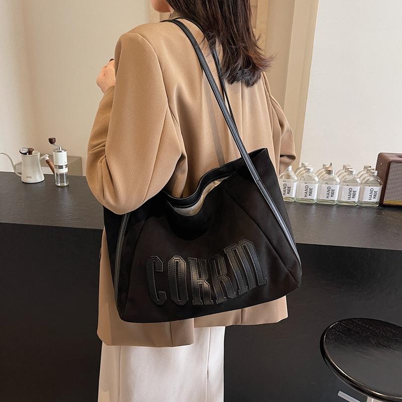 Leisure commuter tote bag women's large capacity 2025 new versatile shoulder shopping bag college student class bag