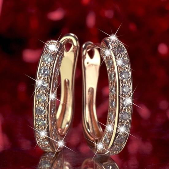 1 pár náušnice Charm Atraktivní tvar prstenu Elegantní náušnice Huggie pro ženy