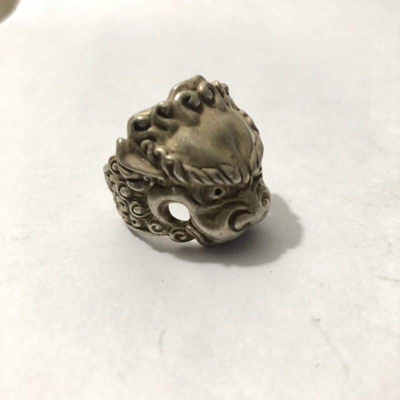 Chinese Tibet Silver Carving Lion Head Statue Ring Decoration Gift Collection