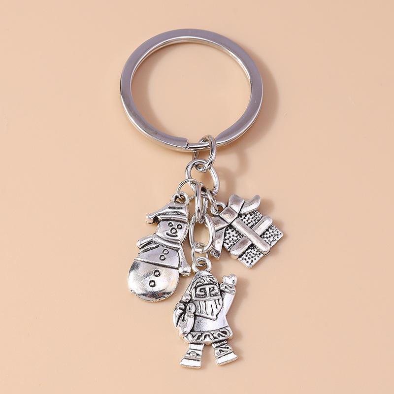 New Alloy Christmas Keychain Snowflake Elk Bell Key Rings Pendant for Christmas Women Girls Handbag Accessories DIY Jewelry Gift