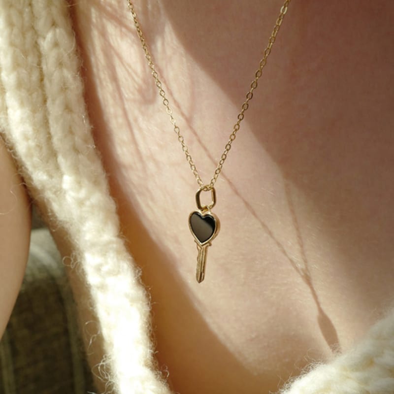 Fiore Stone Heart Key Necklace (gold)