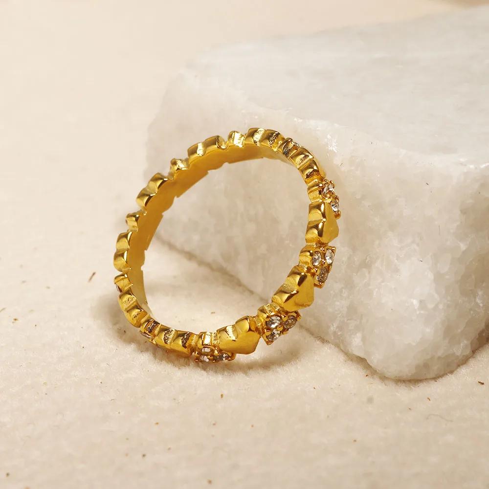 Anello Minimalista in Acciaio Inossidabile a Forma di Cuore Amore Vuoto per Donne Anelli con Zirconi Intarsiati Colore Oro Impermeabile Gioielli Moda Romantica