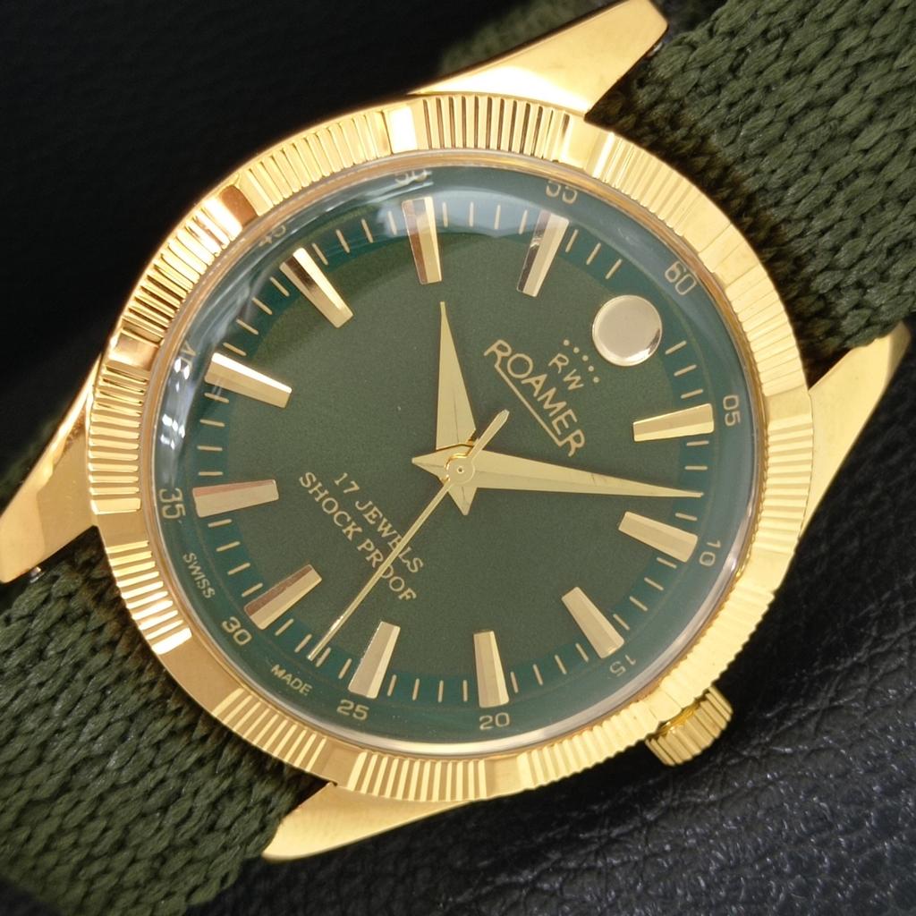 

HAND-WINDING VINTAGE SWISS MENS REFURBISHED GREEN COLOR DIAL WATCH a707420-1