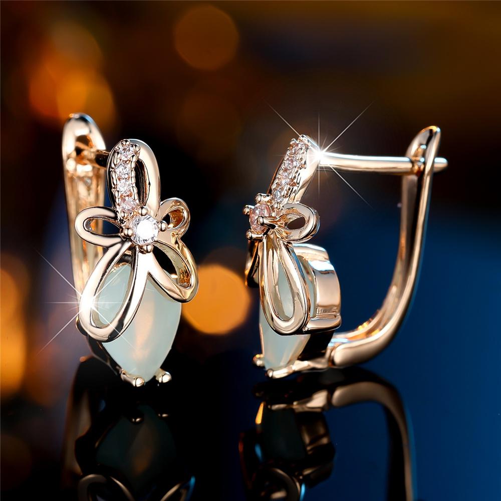 Charme Ohrringe mit weißem Zirkonstein und Blumen-Creolen Luxus Goldfarbe Hochzeits Schmuck für Damen