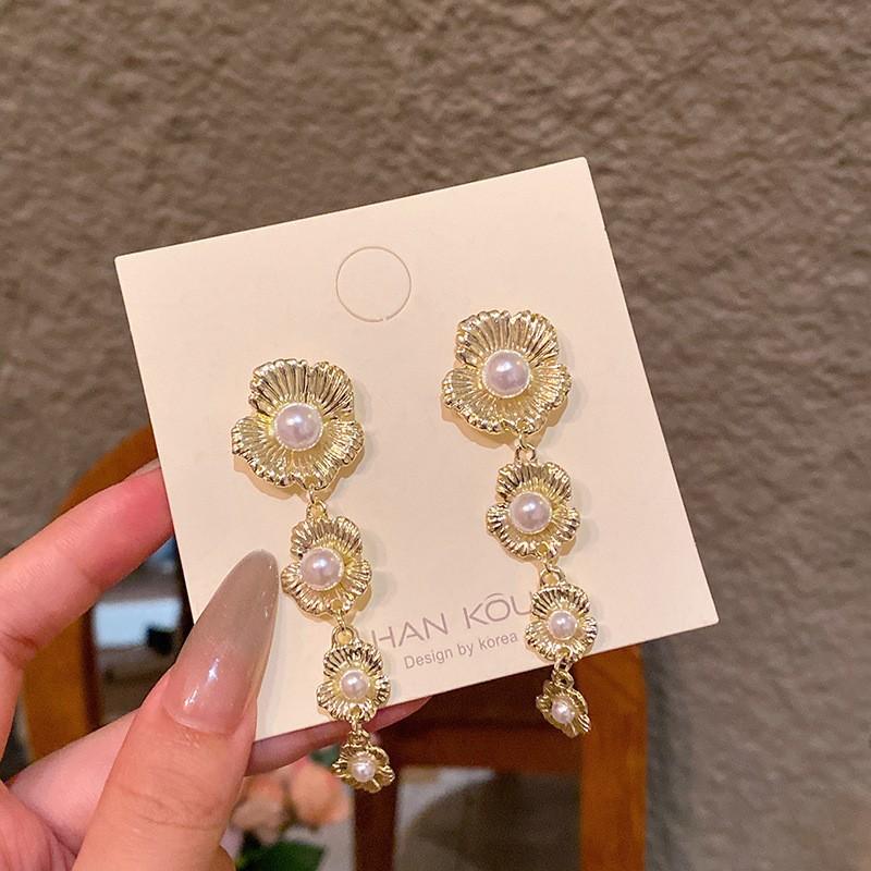 

Exaggerated Long Tassel Hanging Earrings French Pearl Flower Drop Dangle Earrings Party Jewelry For Women Unique Ear Accessories золотий