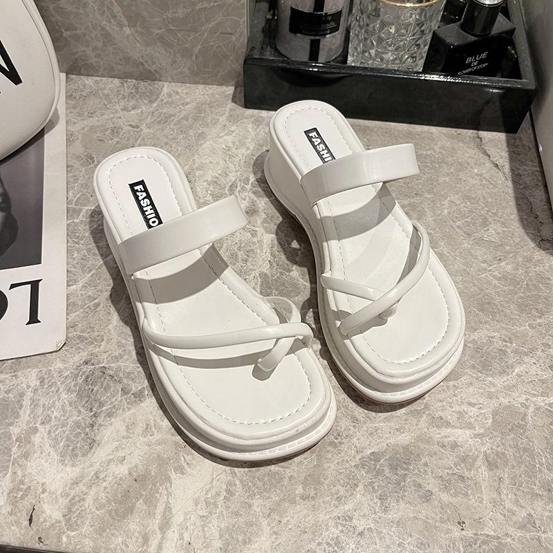 Hausschuhe mit dicken Sohlen für Damen, neuer Modetrend 2024, Sommersandalen, Temperamenttrend, Strandschuhe