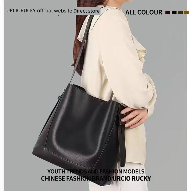 

Summer Bucket Bag Women s Large Capacity High Quality Bag 2025 New Arrival Fancy Minimalist Shoulder Crossbody Commuter Bag Tide Black [same shopping mall]]