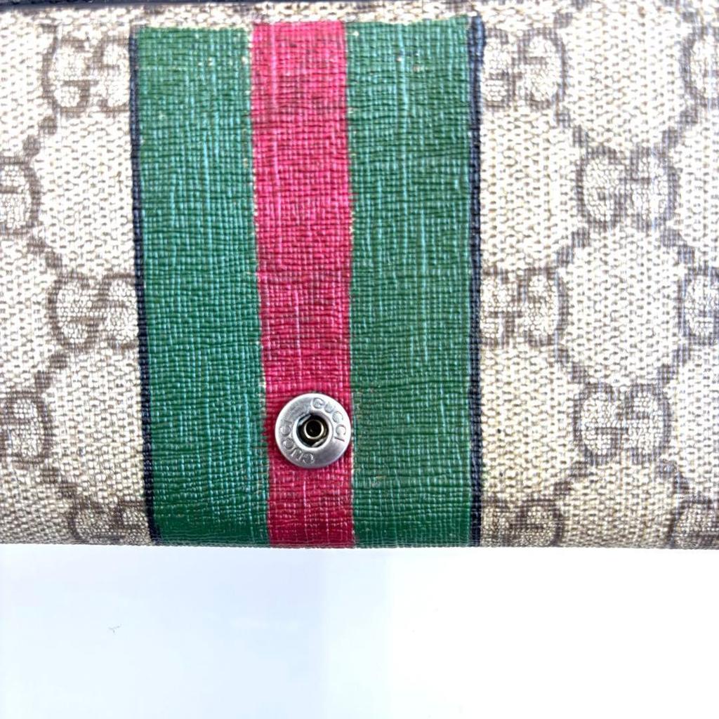 Used GUCCI long wallet GG Supreme button