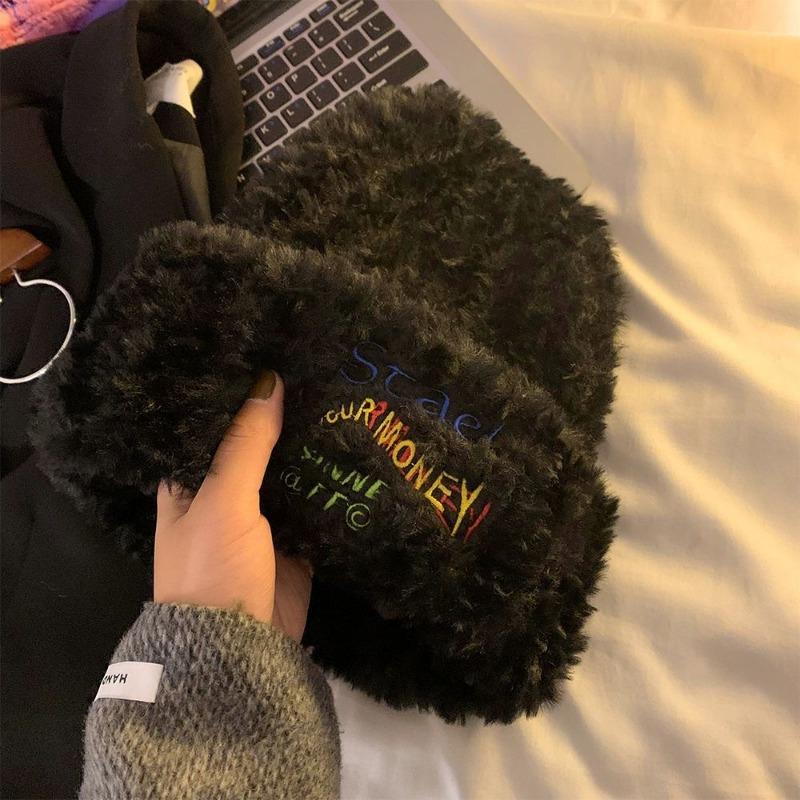 Wool hat autumn and winter women's versatile knitted bag head shows a small face and keeps warm, white plush plush cold hat big head circumference