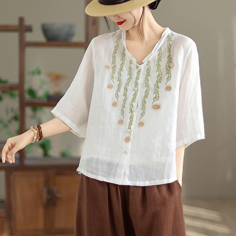 

2025 summer new retro large size ethnic style embroidered cotton and linen shirt women s V-neck seven-quarter sleeve cardigan top 2XL білий