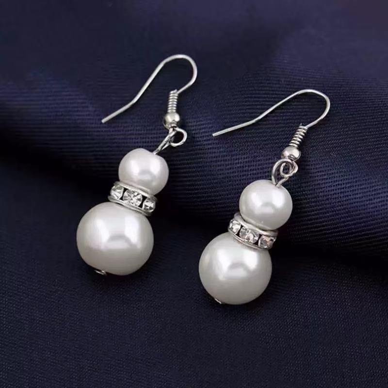 Elegant Pearl Necklace and Earring Set - Simple Versatile Fashion Jewelry for Women - Feel Light Style