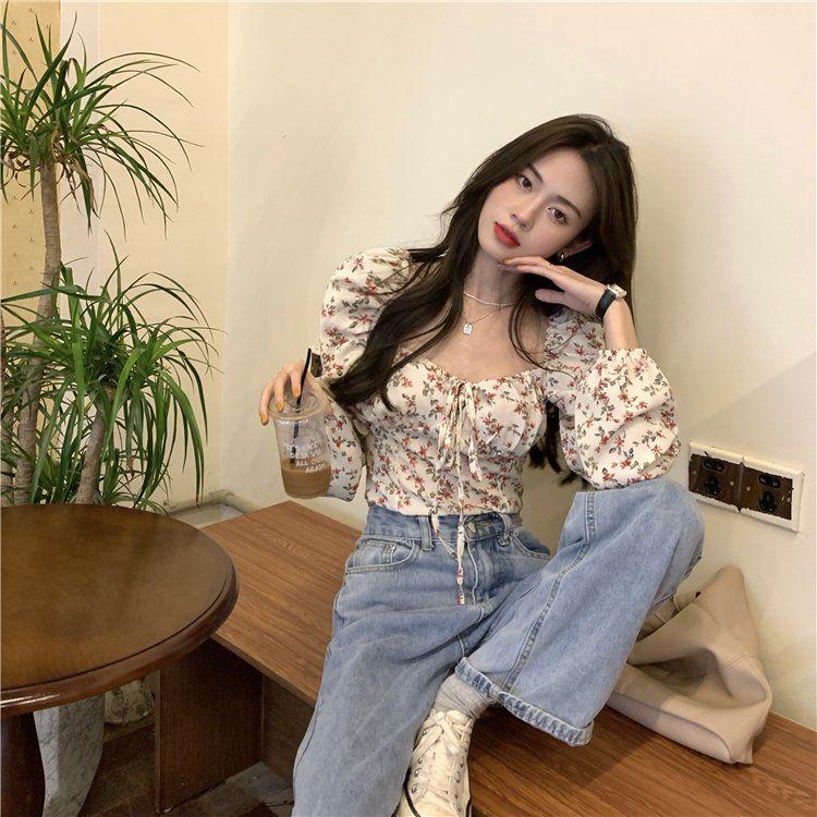 French Floral Square Collar Shirt Female Elegant Design Sense Niche Bubble Sleeve Slim Tops Vintage Pleated Spring Collarbone Blouse