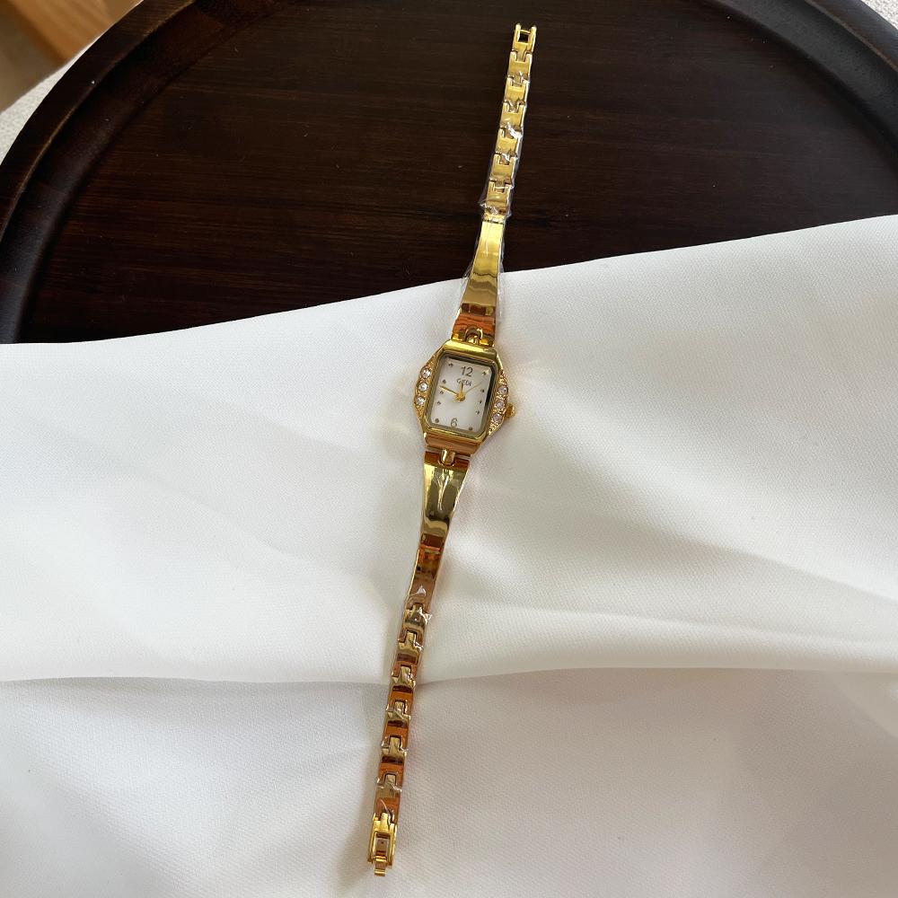 GEDI Zlaté dámské hodinky Nádherné Módní Elegantní hodinky pro každodenní nošení Dámské křemenné náramkové hodinky Dárek Reloj Hombre