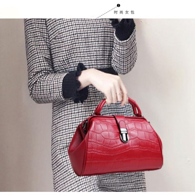 Vintage Alligator Pattern Fashionable Large-capacity Leather Doctor Bag Commuting High-quality Women's Portable Shoulder