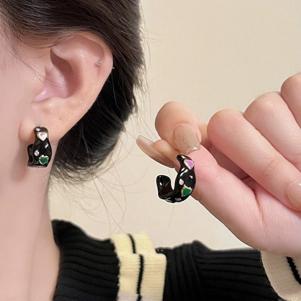 

New Geometry Heart Irregular C-shaped Earrings Fashionable Sweet Versatile Dopamine Color Matching Jewelry Wholesale чорний