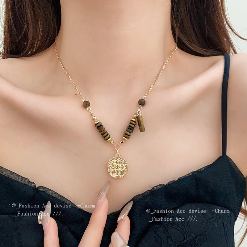 Titanium Steel Pearl & Tiger Eye Vintage Clavicle Necklace - Light Luxury Niche Design