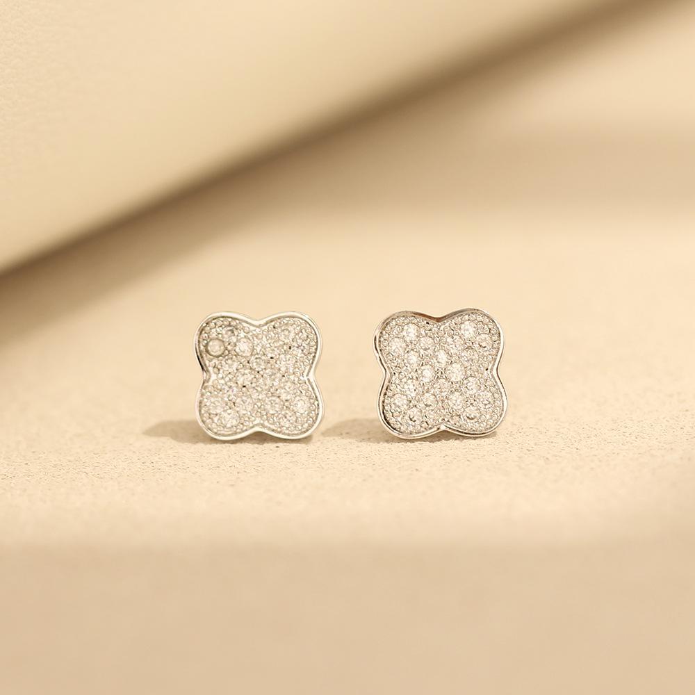 Classic Fashion Micro-inlaid Zircon Gold and Silver Gold-plated Earrings Versatile Leaf Stud Earrings Without Ear Holes Ear Clip Earrings for Women