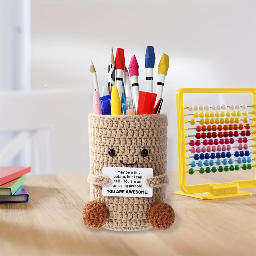 1ks Kreativní Pozitivní Držák na tužky Háčkovaný Roztomilý Držák na tužky Nádoba na štětce na make-up Ručně vyrobený Stolní Organizér Kancelář Domácí Dekorace