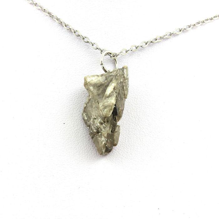 Pierres et Minéraux. Collier Gypse brut. 17.10 ct. Marcieu, Isère, France.