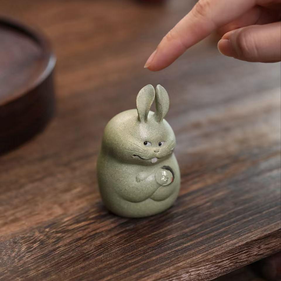 Yixing Zisha Cute Bunny Tea Pet: Lucky Rabbit Ornament for Tea Play and Fun.
