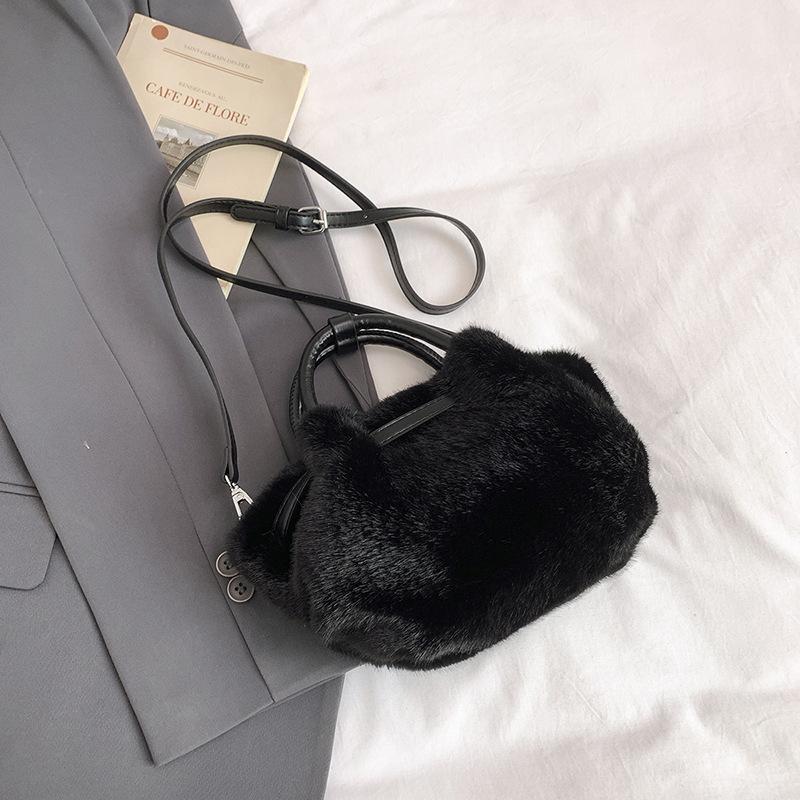 

2025 новая плюшевая сумка женская портативная сумка-корзина для овощей плиссированная сумка-ведро модная одноплечевая сумка-кроссбоди сумка для волос женская