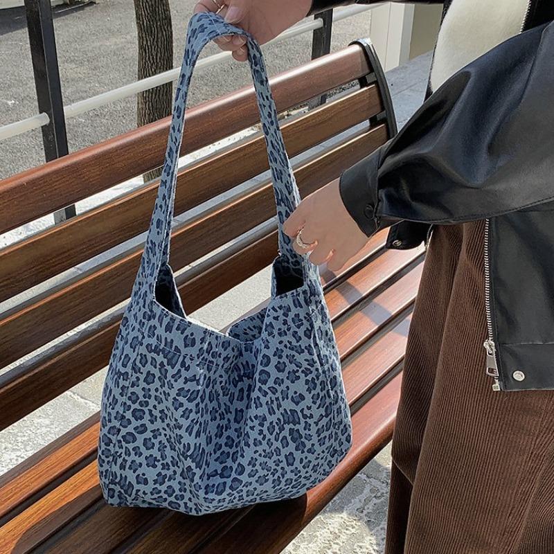 Vintage leopard print canvas bag fashionable niche versatile shoulder underarm bag large capacity commuter tote bag