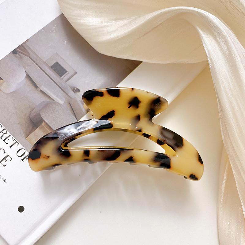 Stylish Acetate Hair Claw With Geometric Patterns In Multiple Colors For Trendy Women