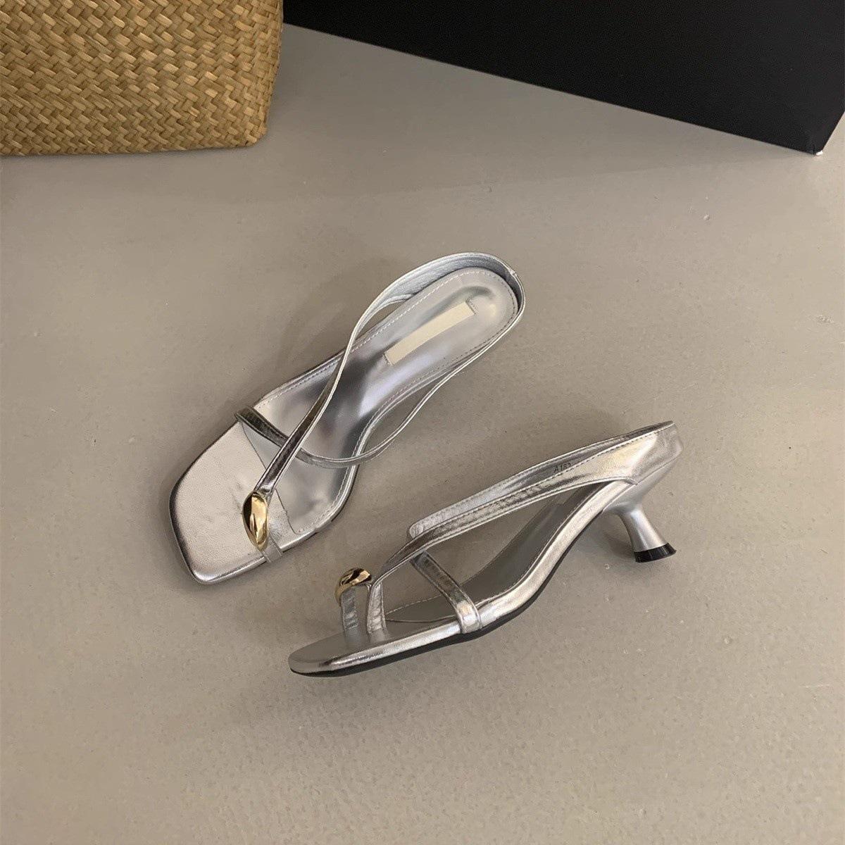 

Design sense niche metal buckle toe Roman sandals women s outer wear 2025 summer new high heels with skirt slippers 40