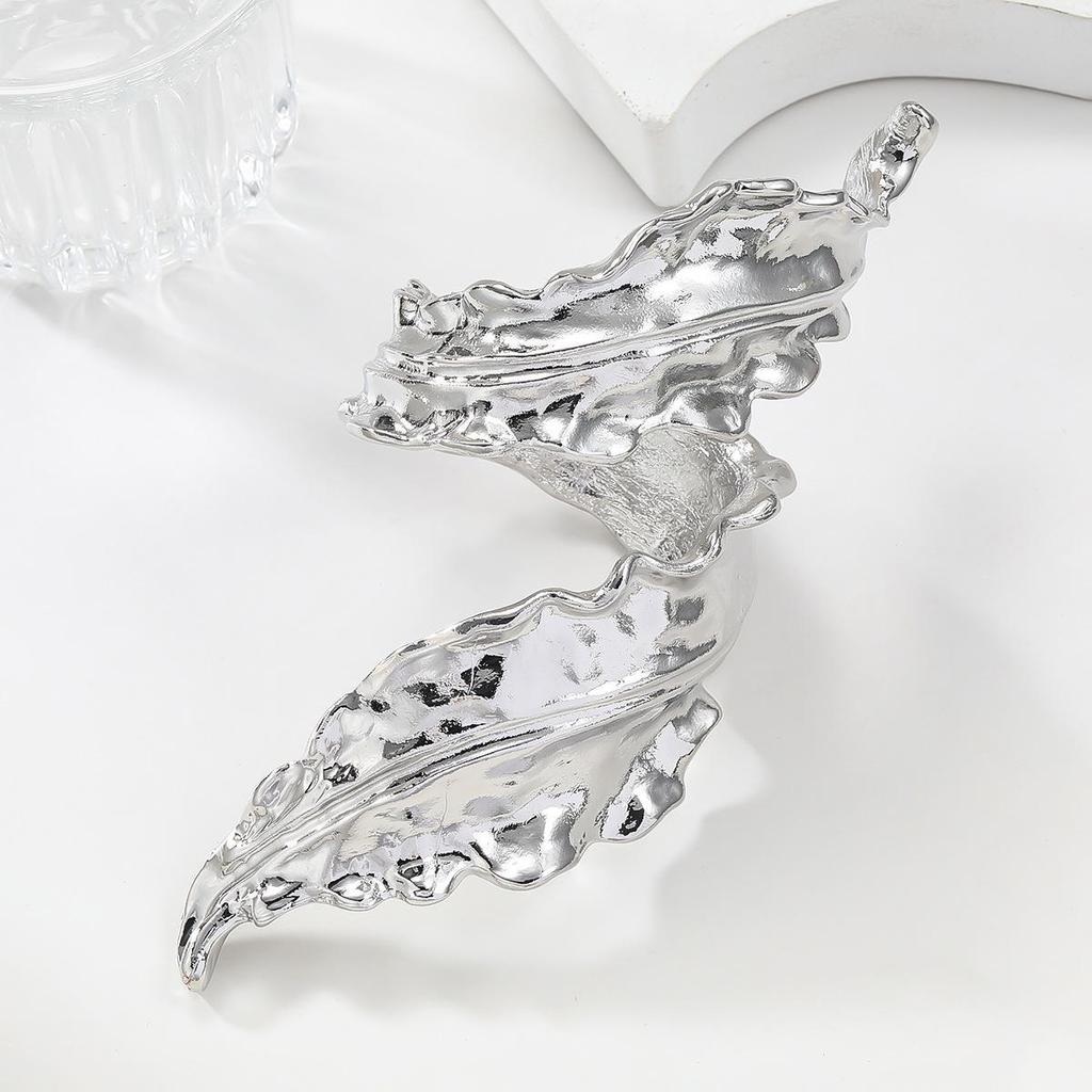 Spring Bohemian Leaf-Shaped Alloy Hip-Hop Bracelet – Trendy Exaggerated Metal Jewelry