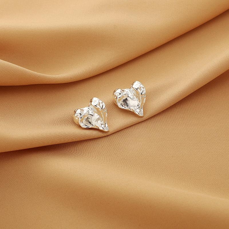 Pearl Mosquito Coil Disc Ear Clips: No-Pierce, Elegant French-Style Earrings for Women