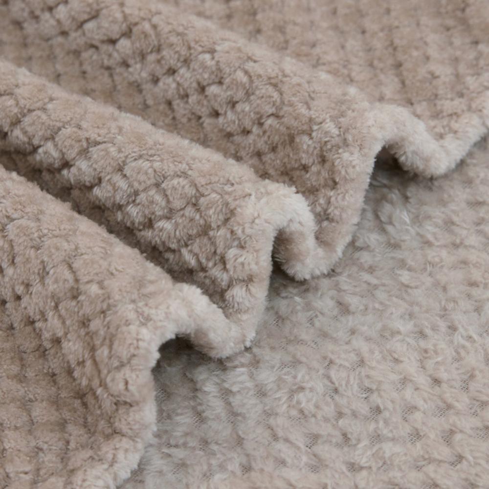 Winter Warm Mesh Pineapple Grid Swaddling Flannel Bed Sofa Carpet Conditioner Blanket Soft Warm Coral Fleece Flannel Blankets