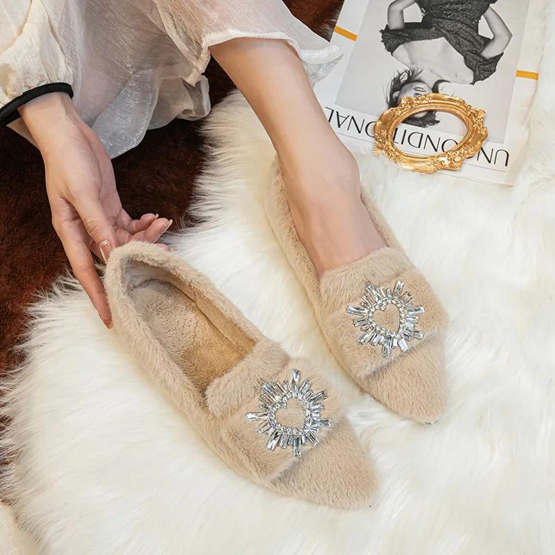 Fashion Classic best-selling casual plush flat shoes for women's outerwear, plush winter rhinestone pointed shallow cut flat shoes