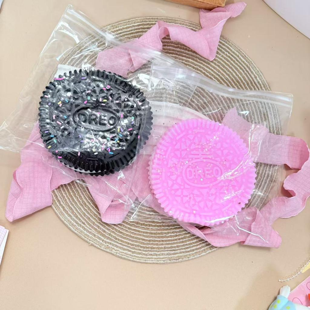 12 cm großes Oreo-Quetschspielzeug mit Schlammgefühl, Simulation von Nahrungsmitteln, Dekompressionsspielzeug, Geschenk für Studenten, nützliches Werkzeug zur Druckreduzierung