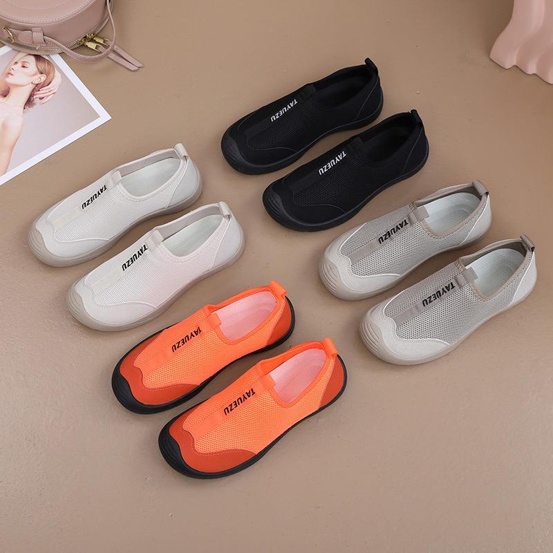Summer new breathable mesh shoes women's thin flat shoes hollow fashion lightweight one-pedal sports and leisure mesh shoes