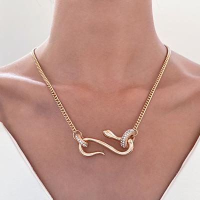 Circular Spirit Snake Necklace Female Ins Fashion Exaggerated Serpentine Necklace Neck Chain Personality Niche Animal Pendant