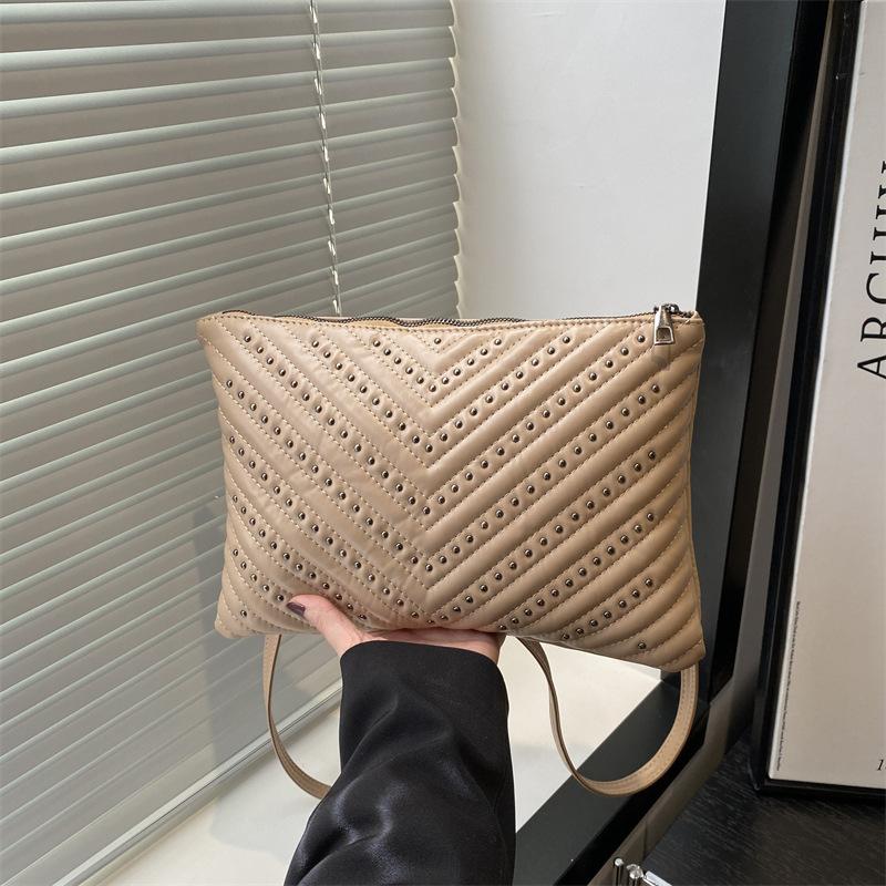 

2025 new beads inlaid with solid color, new foreign texture, large capacity, simple single shoulder oblique span envelope women s big bag хакі