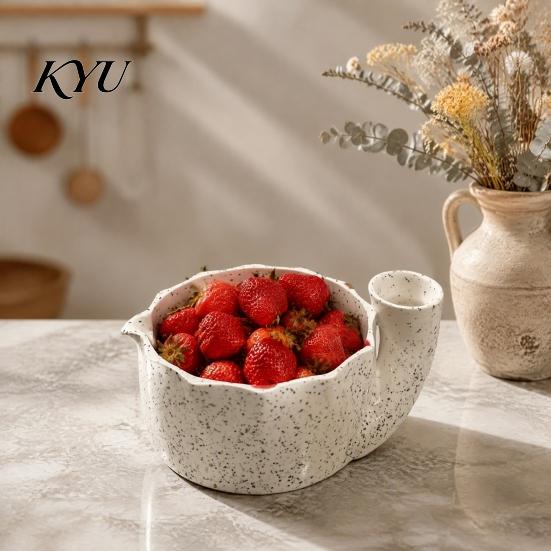Small Produce Cleaning Tool Self-Spinning Ceramic Berry Washing Bowl, Built-In Drainage Holes Lead Free Strainer Fruit Strainer, Compact Vortex